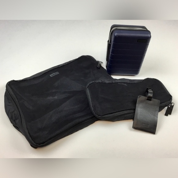 Away Handbags - Away Luggage Accessories Packing Cubes x 2, Bag Tag and Amenity Kit